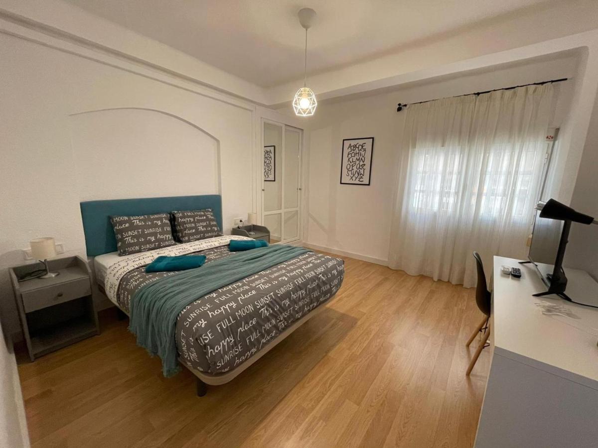 Holidays2Malaga 2 Bedroom Armengual De La Mota Close Shopping Center Buitenkant foto