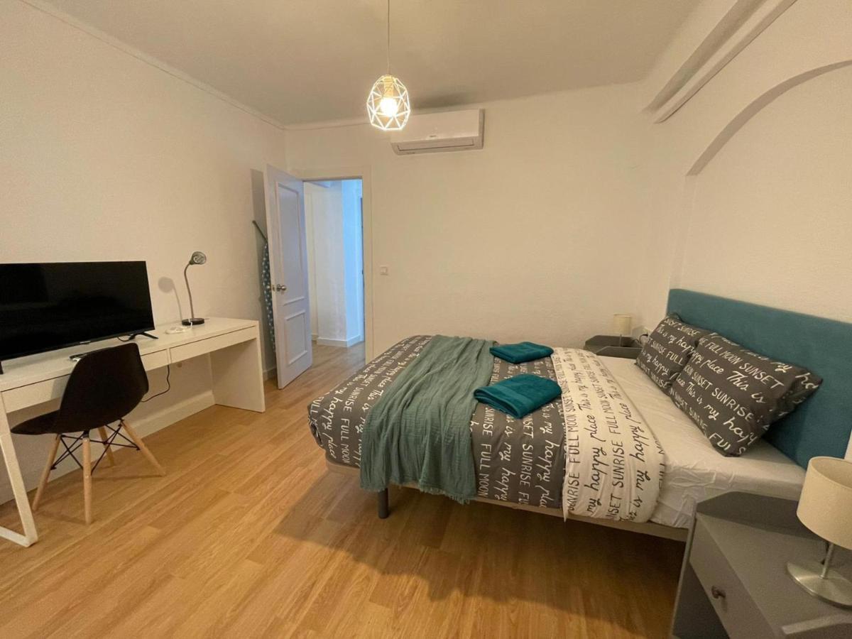 Holidays2Malaga 2 Bedroom Armengual De La Mota Close Shopping Center Buitenkant foto