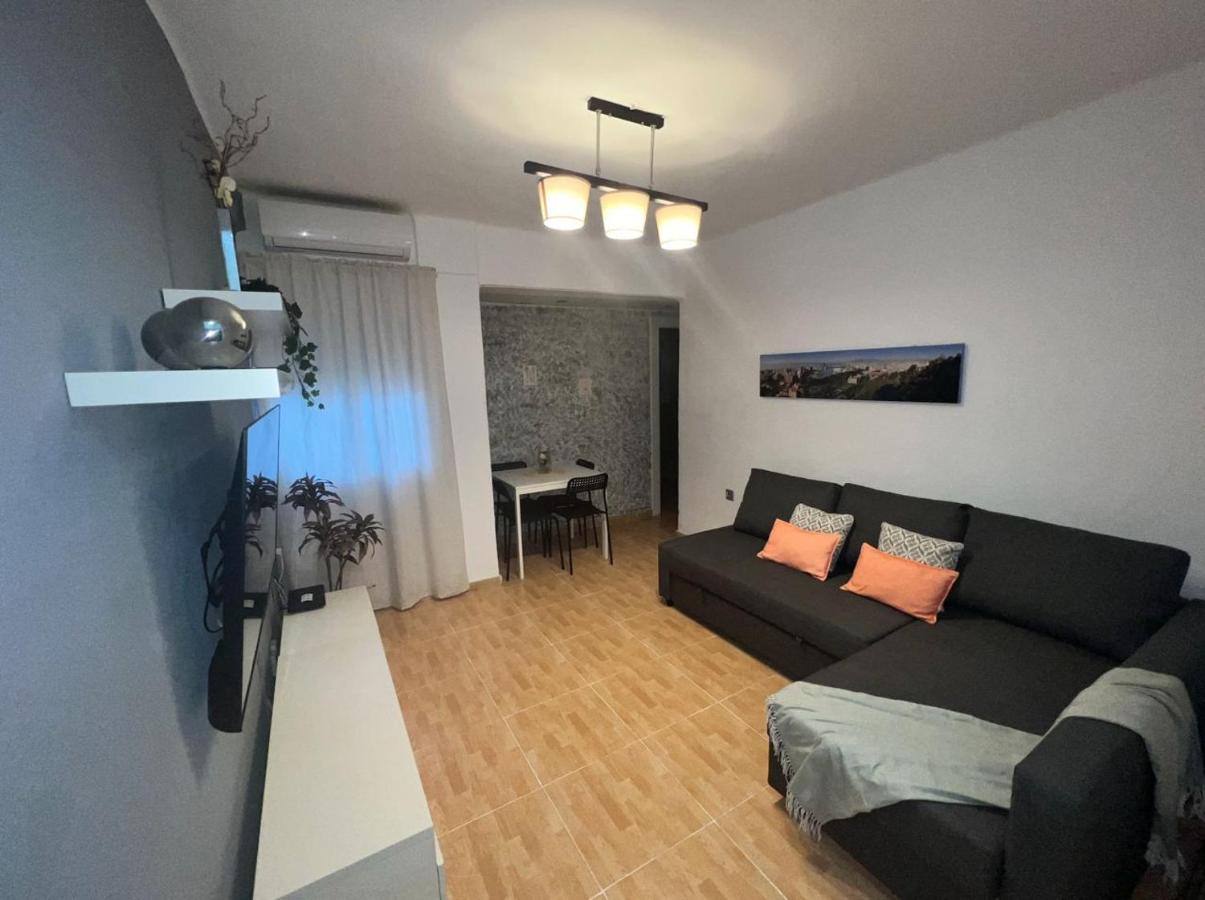 Holidays2Malaga 2 Bedroom Armengual De La Mota Close Shopping Center Buitenkant foto