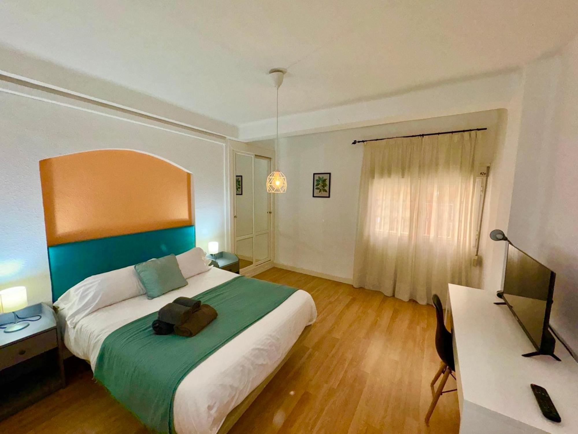 Holidays2Malaga 2 Bedroom Armengual De La Mota Close Shopping Center Buitenkant foto